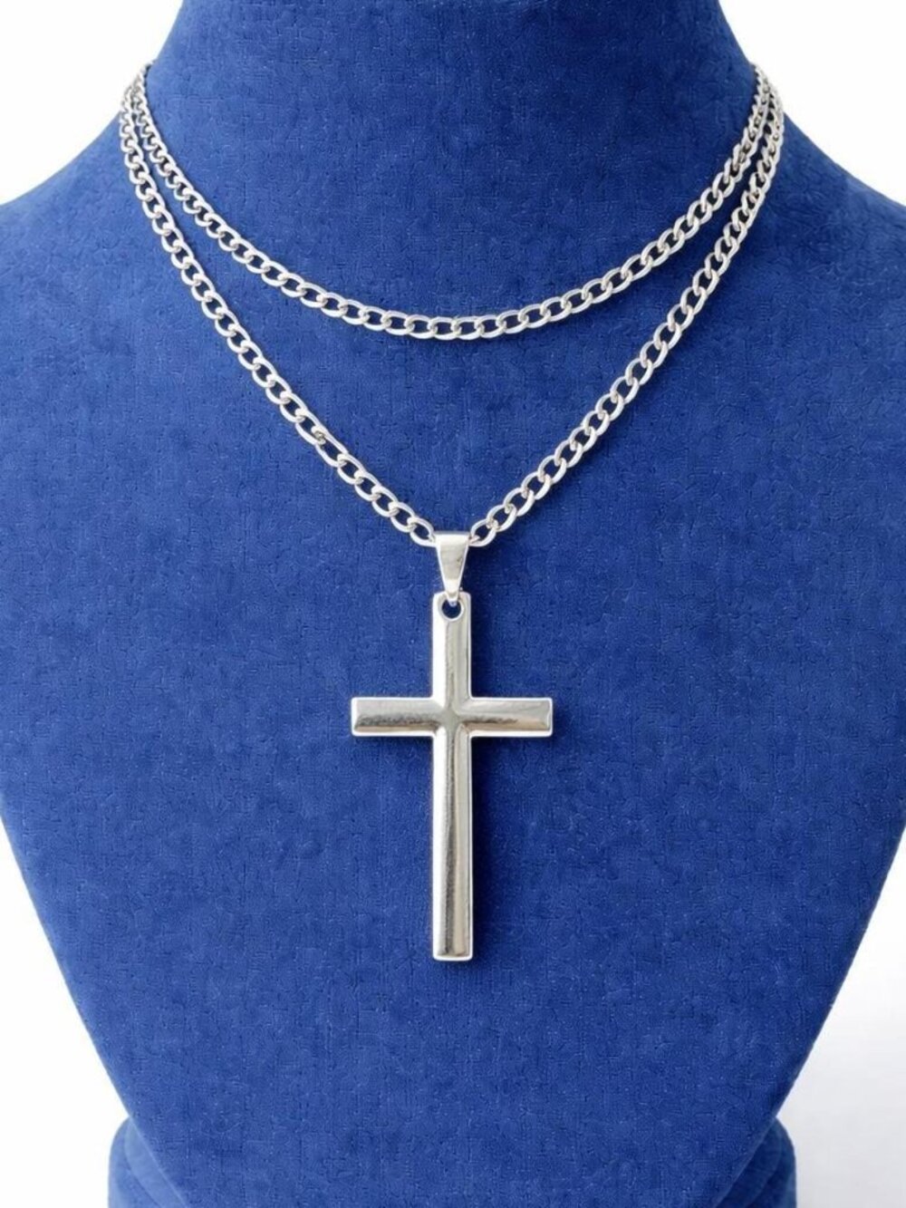 Elegant Silver and Black Pendant Necklace